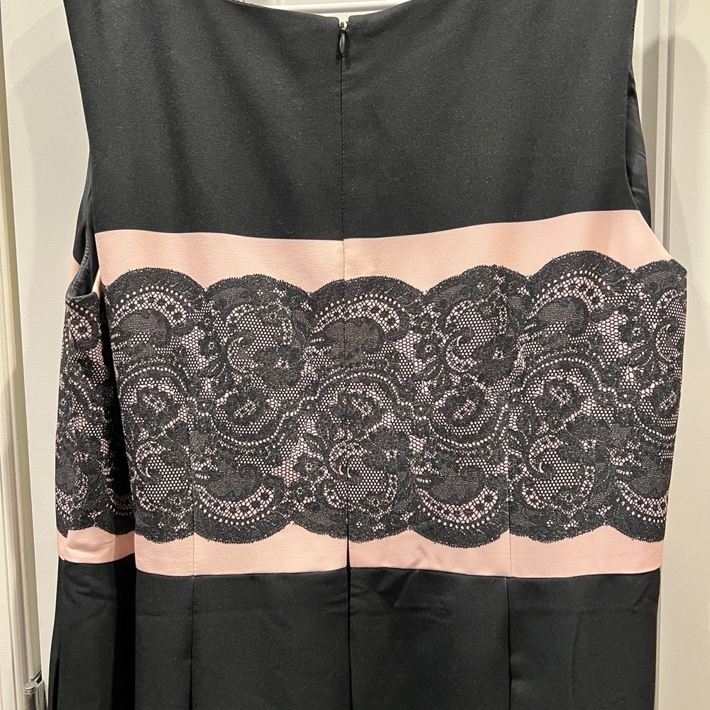 Tahari Black and Pink Lace Print Dress Sz 16w - Picture 4 of 7